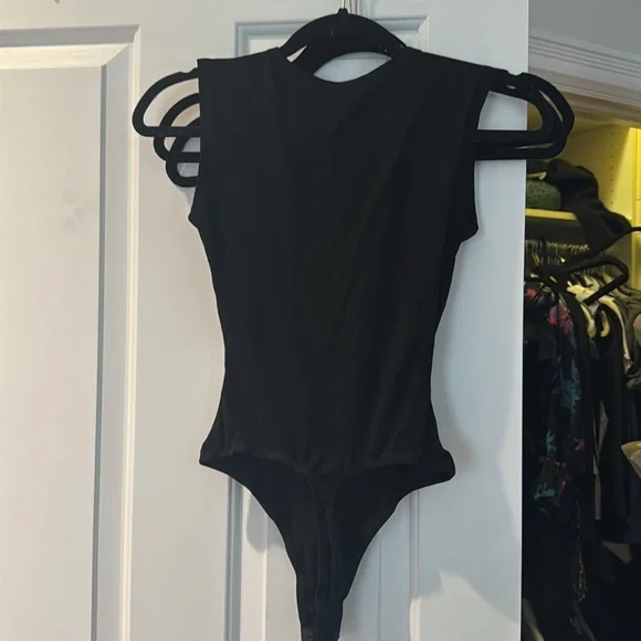 WEWOREWHAT Rib Jersey Scoop Neck Bodysuit Black Size S - Picture 6 of 6